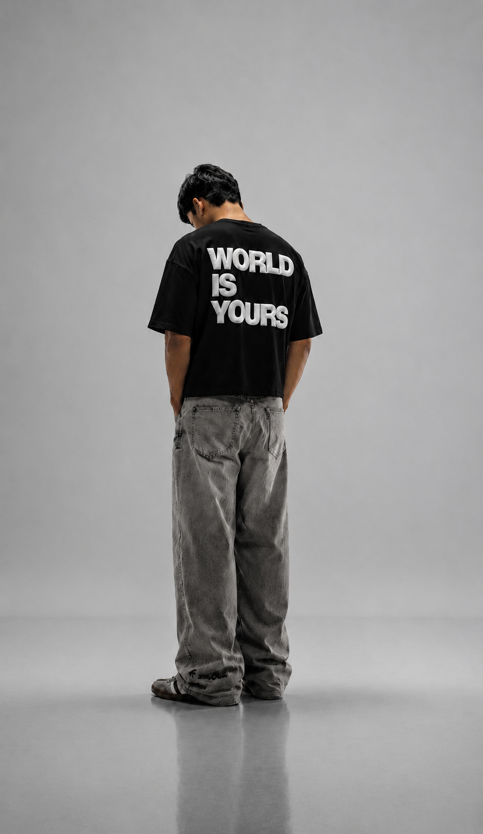 WORLD IS YOURS - CROP TSHIRT